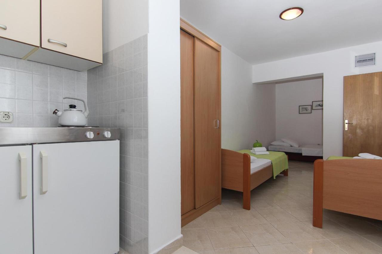Apartments Villa Alex โปดาซา ภายนอก รูปภาพ
