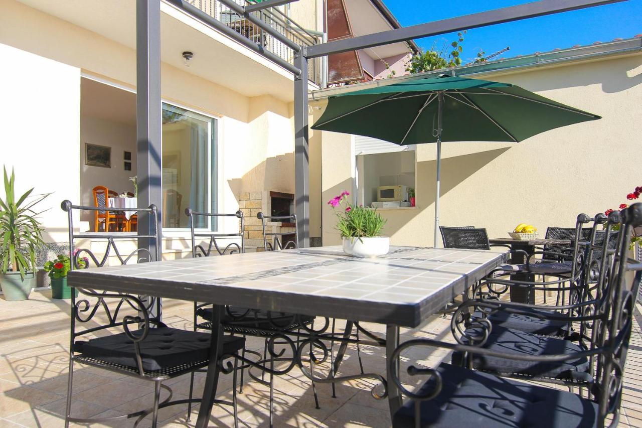 Apartments Villa Alex โปดาซา ภายนอก รูปภาพ