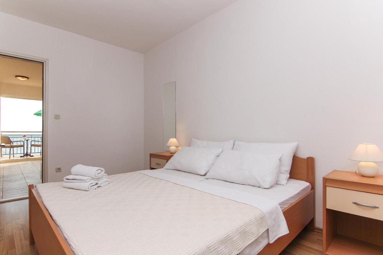 Apartments Villa Alex โปดาซา ภายนอก รูปภาพ